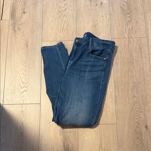 Old Navy Women's Straight Leg Jeans in Blue